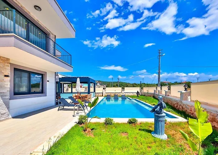 Villa 4 Bedroom With Private Pool *