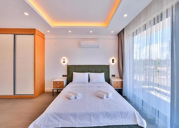 4 Bedroom With Private Pool *