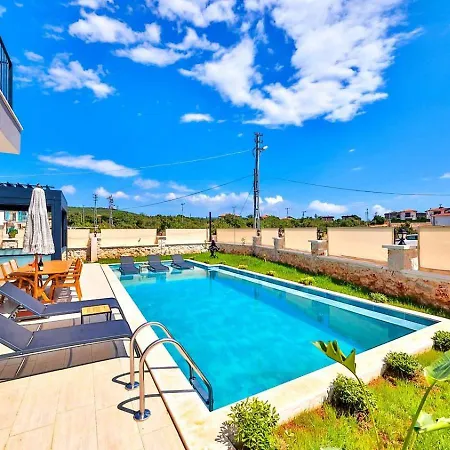 Вилла Cukurbag 4 Bedroom With Private Pool *